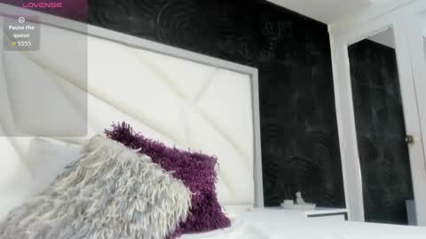 Abigail online show from 12/22/25, 11:18