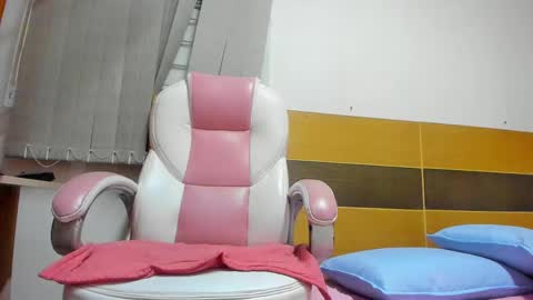 Abigail online show from 02/28/25, 03:04