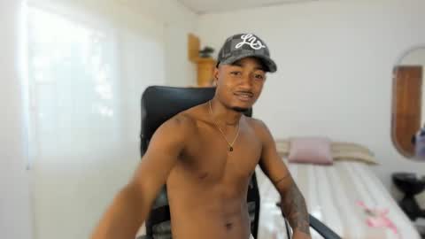 Snapshot of abony_sex69 chatting on 09/20/25, 08:32 abony_sex69 online show from 09/20/25, 08:32