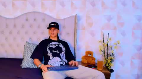 Snapshot of abravanel_sefardi chatting on 07/01/26, 09:58 Abrovanel online show from 07/01/26, 09:58