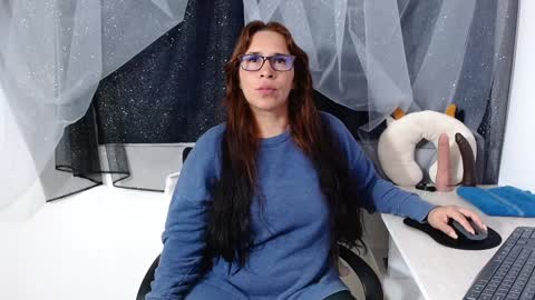 abril_bianchi online show from 01/06/25, 10:58