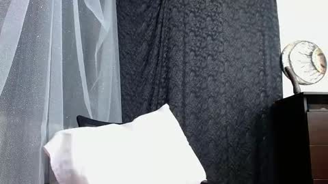 abril_bianchi online show from 10/01/25, 03:01