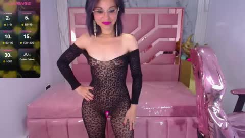 abril_ch_ online show from 03/18/26, 01:14