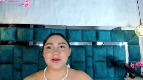 Snapshot of abril_gomez_11 chatting on 05/20/26, 08:04 abril_gomez_11 online show from 05/20/26, 08:04