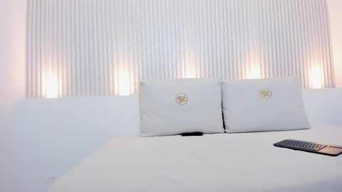 abril  online show from 11/19/25, 11:43