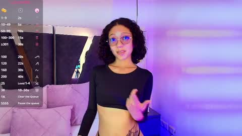 Snapshot of abril_lee__ chatting on 02/17/25, 07:53  Abril  online show from 02/17/25, 07:53
