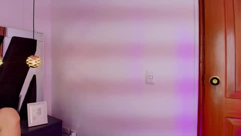 Snapshot of abril_lee__ chatting on 03/06/25, 08:59  Abril  online show from 03/06/25, 08:59