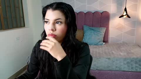 Snapshot of abril_matthews chatting on 01/11/25, 12:07 ABRIL MATTHEWS online show from 01/11/25, 12:07