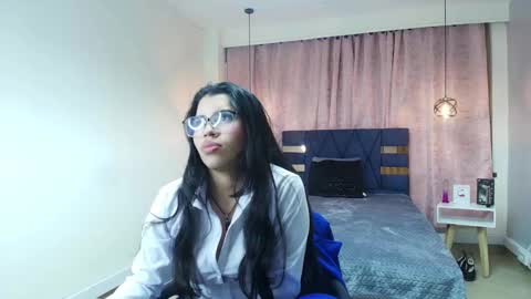 Snapshot of abril_matthews chatting on 02/14/25, 04:15 ABRIL MATTHEWS online show from 02/14/25, 04:15
