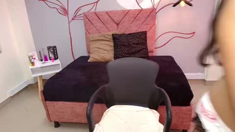 Snapshot of abril_matthews chatting on 02/22/25, 03:25 ABRIL MATTHEWS online show from 02/22/25, 03:25