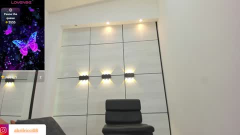 Snapshot of abril_ricci chatting on 12/20/24, 07:01 Abril online show from 12/20/24, 07:01