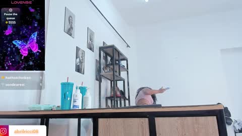 Snapshot of abril_ricci chatting on 12/27/24, 10:12 Abril online show from 12/27/24, 10:12