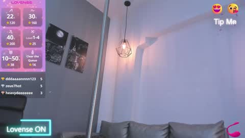 Snapshot of abril_ricci chatting on 01/03/25, 06:44 Abril online show from 01/03/25, 06:44