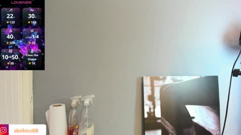 Snapshot of abril_ricci chatting on 01/15/25, 03:11 Abril online show from 01/15/25, 03:11