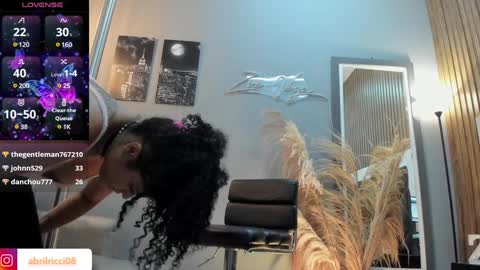 Snapshot of abril_ricci chatting on 01/18/25, 10:39 Abril online show from 01/18/25, 10:39