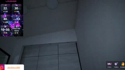 Snapshot of abril_ricci chatting on 01/23/25, 10:43 Abril online show from 01/23/25, 10:43