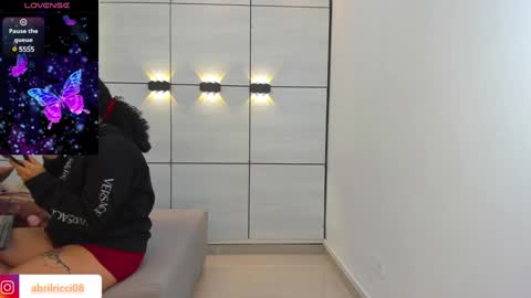 Snapshot of abril_ricci chatting on 01/26/25, 03:27 Abril online show from 01/26/25, 03:27