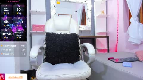 Snapshot of abril_ricci chatting on 02/04/25, 08:56 Abril online show from 02/04/25, 08:56