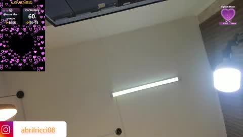 Snapshot of abril_ricci chatting on 03/10/25, 03:45 Abril online show from 03/10/25, 03:45