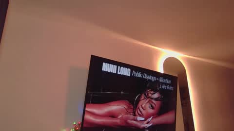 Snapshot of abril_ricci chatting on 09/15/25, 05:07 Abril online show from 09/15/25, 05:07