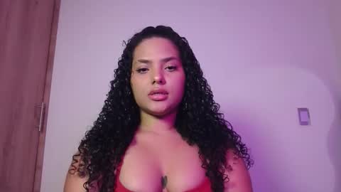 Snapshot of abril_ricci chatting on 11/04/25, 11:59 Abril online show from 11/04/25, 11:59