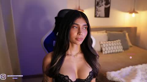 Snapshot of abril_w18 chatting on 04/09/26, 12:32 My name is Alexa. Please say hello I like to chat with you. If you have requests please use tip online show from 04/09/26, 12:32