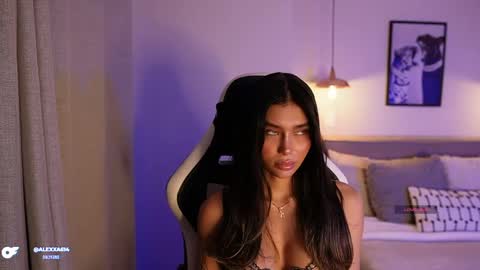 Snapshot of abril_w18 chatting on 04/19/26, 10:45 My name is Alexa. Please say hello I like to chat with you. If you have requests please use tip online show from 04/19/26, 10:45