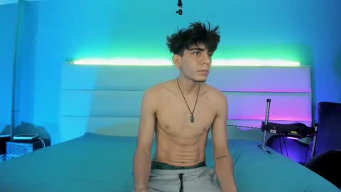 Snapshot of abrilandjulian chatting on 02/26/26, 12:04 Abril and Julian online show from 02/26/26, 12:04