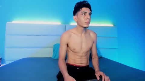 Snapshot of abrilandjulian chatting on 03/02/26, 12:01 Abril and Julian online show from 03/02/26, 12:01