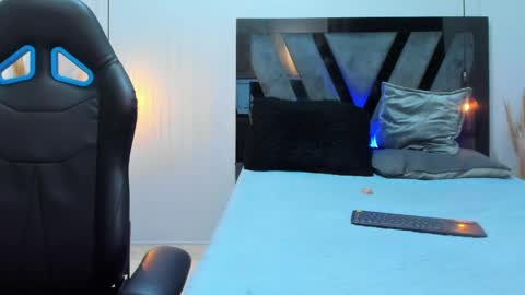 Abril online show from 04/13/26, 06:30