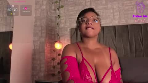 abrilsantana_ online show from 12/04/25, 03:49