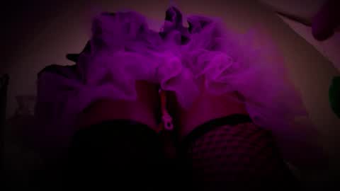 Snapshot of absulent chatting on 09/22/25, 05:31 absulent online show from 09/22/25, 05:31