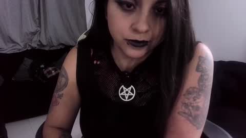 Snapshot of acid_alice666 chatting on 06/17/26, 02:03 Alice online show from 06/17/26, 02:03