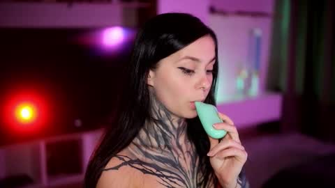 Snapshot of acid_pie chatting on 09/19/25, 05:57 acid_pie online show from 09/19/25, 05:57