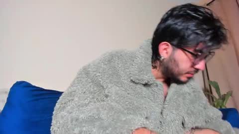 Snapshot of ackerman_eren_ chatting on 01/10/25, 09:44 R. online show from 01/10/25, 09:44