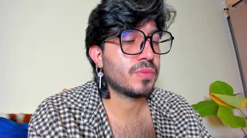 Snapshot of ackerman_eren_ chatting on 02/11/25, 01:41 R. online show from 02/11/25, 01:41