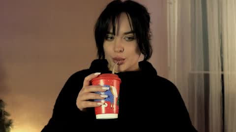 my inst   love inside 17 online show from 12/24/24, 03:26