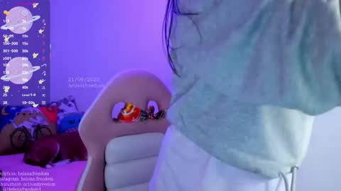 Snapshot of activistfreedom chatting on 09/23/25, 02:03 Helena online show from 09/23/25, 02:03