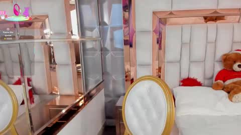 adalinarusell_ online show from 12/19/25, 02:02