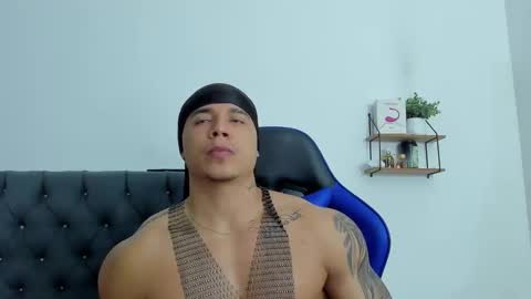 adam boss online show from 12/19/25, 07:48