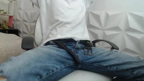 Snapshot of adam_evehotroom chatting on 02/12/25, 11:09 adam_evehotroom online show from 02/12/25, 11:09