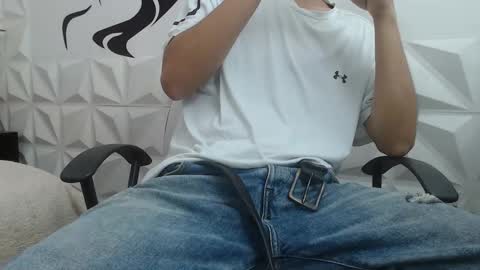Snapshot of adam_evehotroom chatting on 02/14/25, 11:42 adam_evehotroom online show from 02/14/25, 11:42