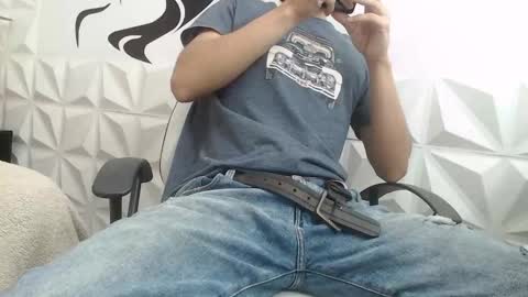 Snapshot of adam_evehotroom chatting on 02/16/25, 08:00 adam_evehotroom online show from 02/16/25, 08:00