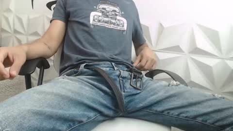 Snapshot of adam_evehotroom chatting on 02/16/25, 11:05 adam_evehotroom online show from 02/16/25, 11:05