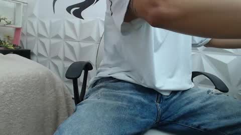 Snapshot of adam_evehotroom chatting on 02/22/25, 06:08 adam_evehotroom online show from 02/22/25, 06:08