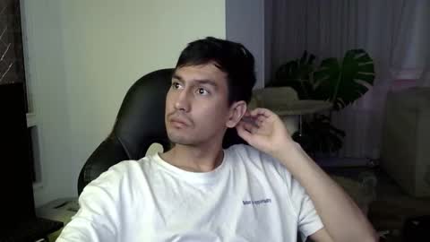 Snapshot of adam_evehotroom chatting on 10/11/25, 03:28 adam_evehotroom online show from 10/11/25, 03:28