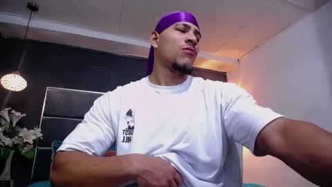 adam_fit19cm online show from 09/11/25, 02:06