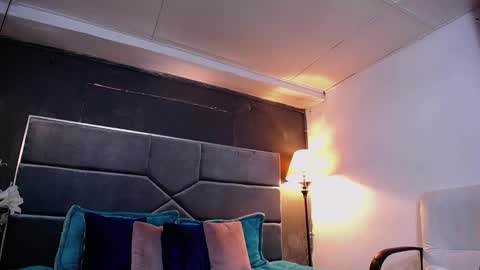 adam_fit19cm online show from 01/13/26, 02:00