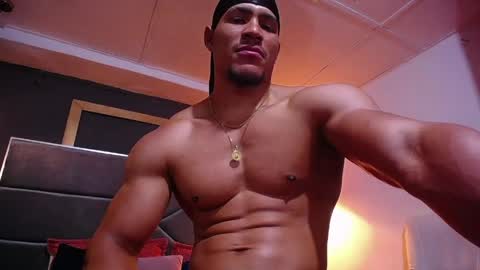 adam_fit19cm online show from 04/18/26, 07:07