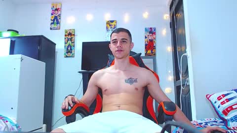 adam hot11 online show from 02/18/26, 01:51